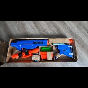 NERF Fortnite Basr-r Bolt Action Blaster Includes 3 Bush Targets and 5 Darts